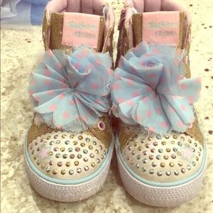 Twinkle toes by sketchers. Good used condition